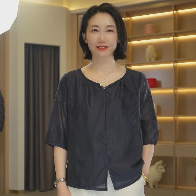 法式衬衫女短袖夏季新款高级感洋气减龄显瘦重工刺绣上衣9060