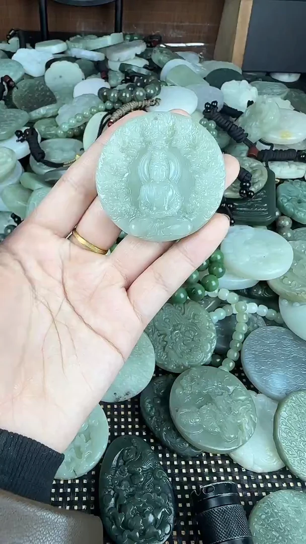 颈饰未镶嵌和田玉1