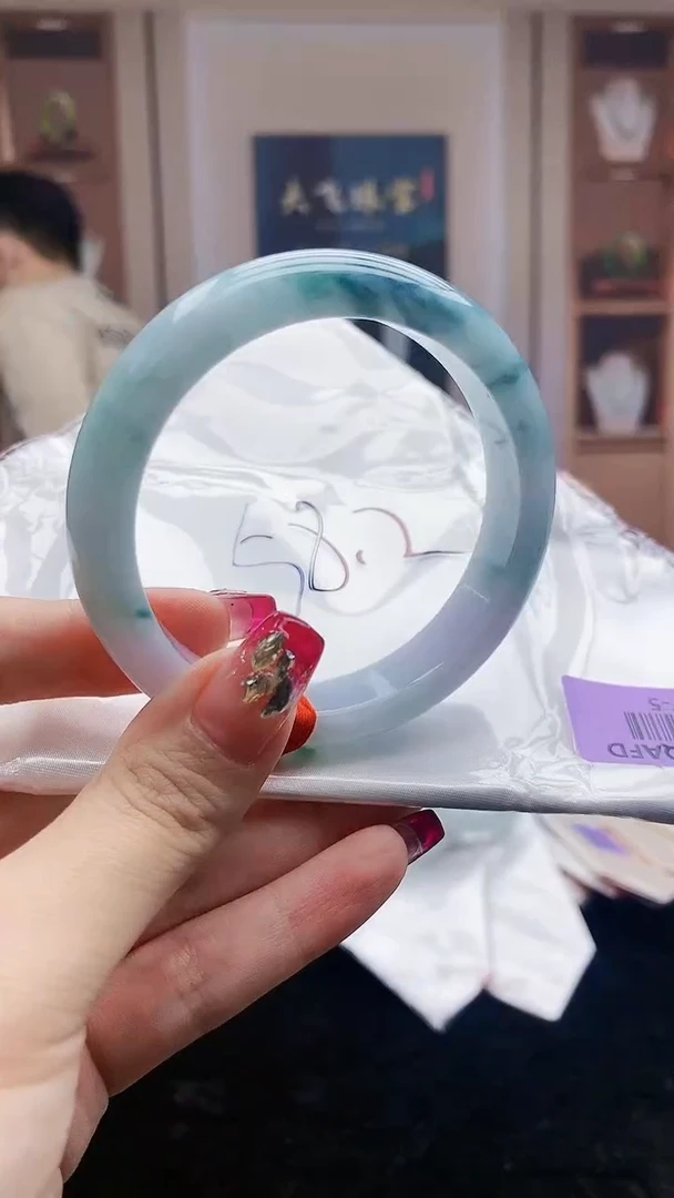 【闪购商品】翡翠手镯未镶嵌     H97-5
