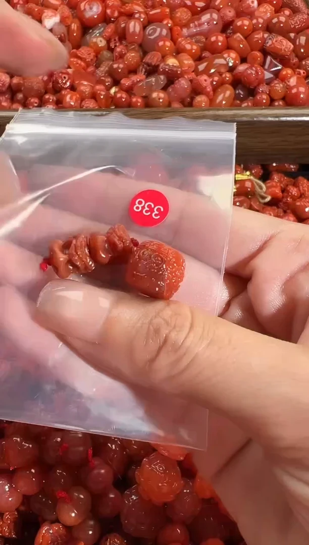 颈饰未镶嵌南红玛瑙1
