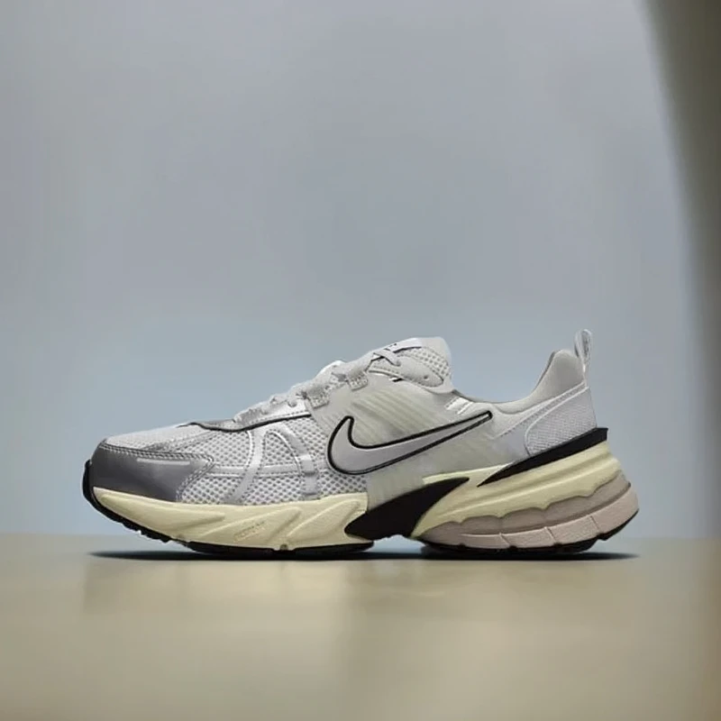 NIKE/耐克V2K RUN 男鞋夏季"雅丹风"银灰色低帮运动鞋  HJ4497100