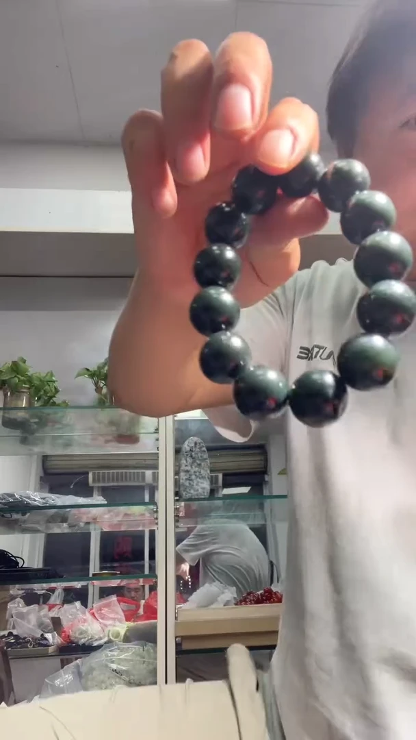 手串未镶嵌和田玉卡18手串