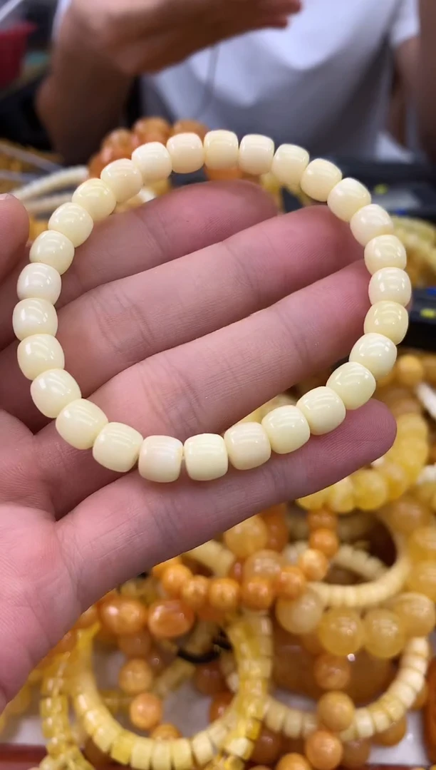 未镶嵌蜜蜡裸石手串