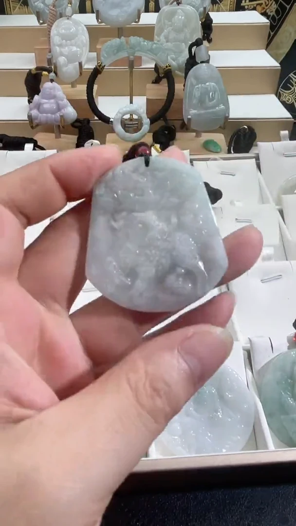 吊坠(赠链)未镶嵌翡翠10/12/      78