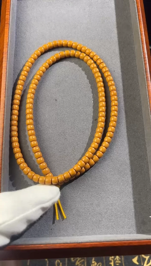 手串/手链橄榄核老挝核核尖5.5mm*4.5mm（130颗左右）11/25售卖