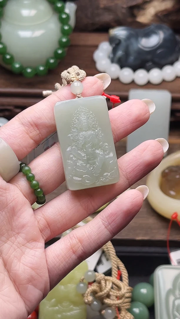 和田玉未镶嵌吊坠(不含链)且末青白 普贤9001700