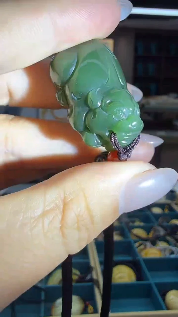 颈饰未镶嵌和田玉225秒拍号 假一罚三