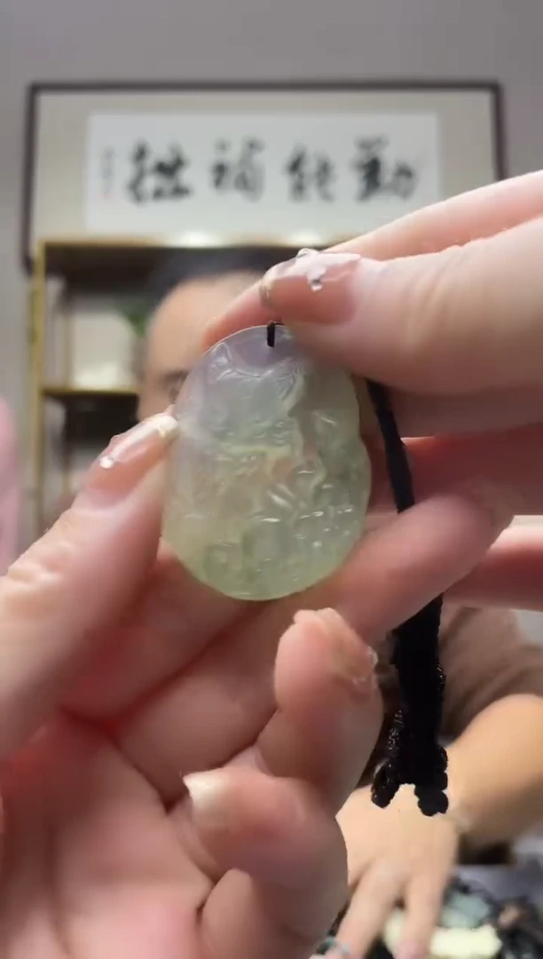 未镶嵌岫玉吊坠·