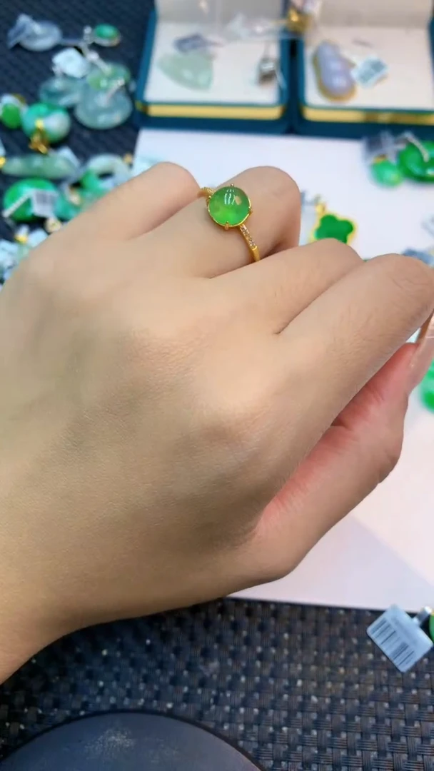 颈饰未镶嵌翡翠1