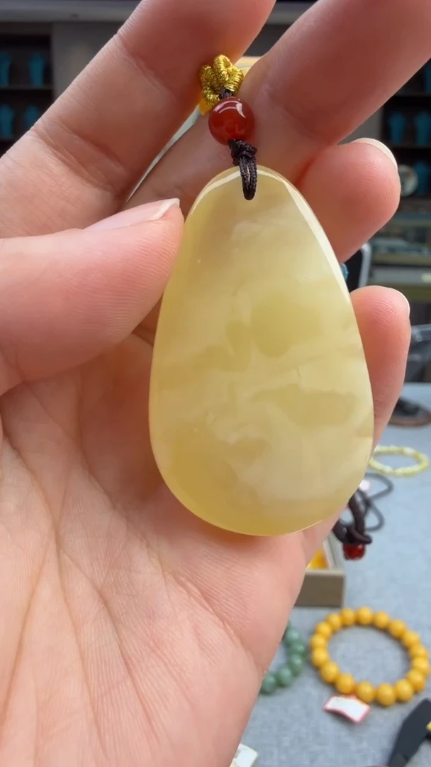 琥珀颈饰未镶嵌108秒拍号 假一罚三