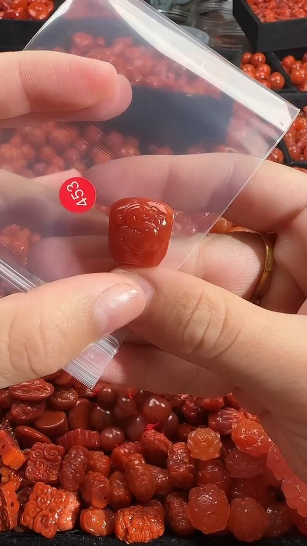 颈饰未镶嵌南红玛瑙1