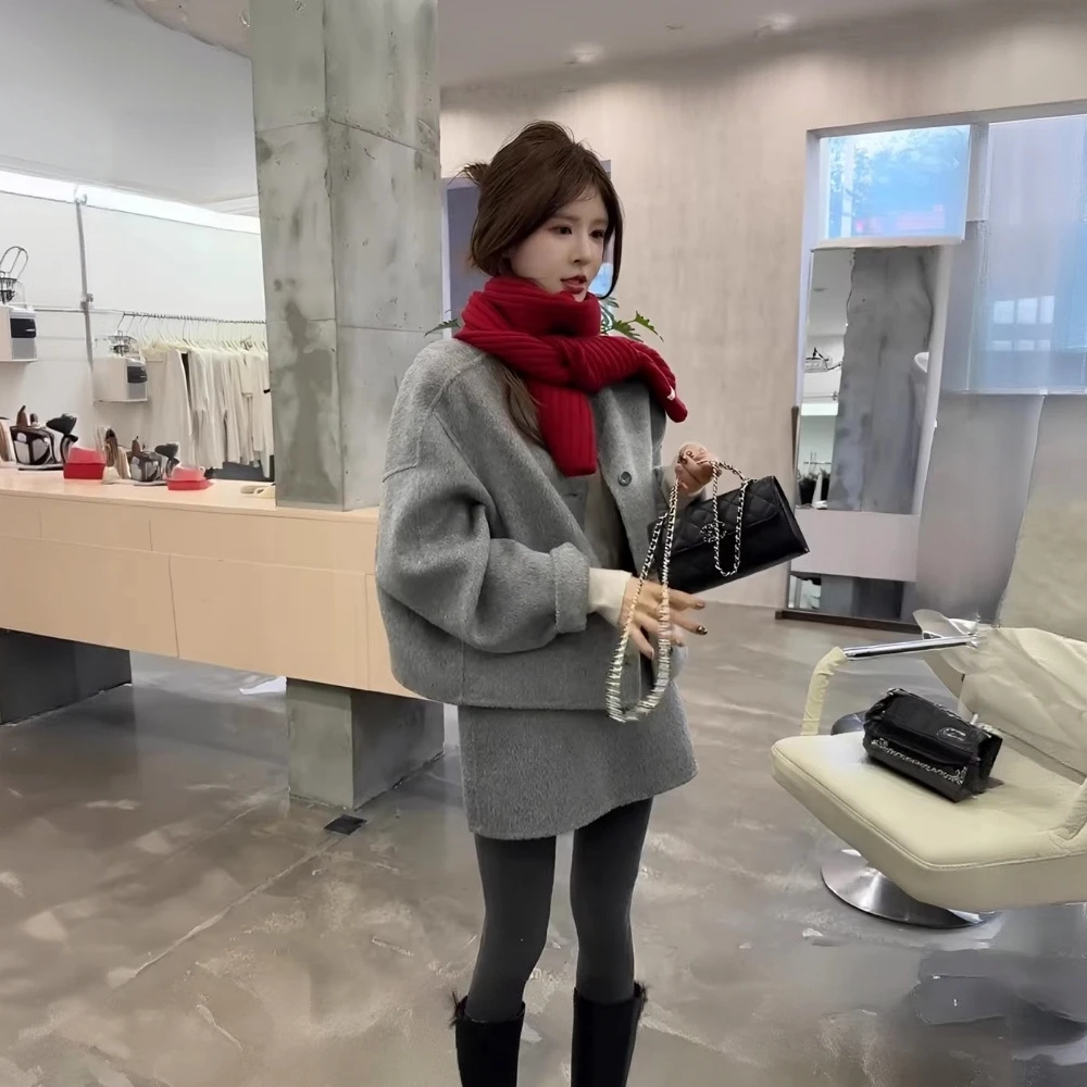 韩系温柔女主氛围感穿搭毛呢套装女秋冬软糯小香风外套短裙两件套