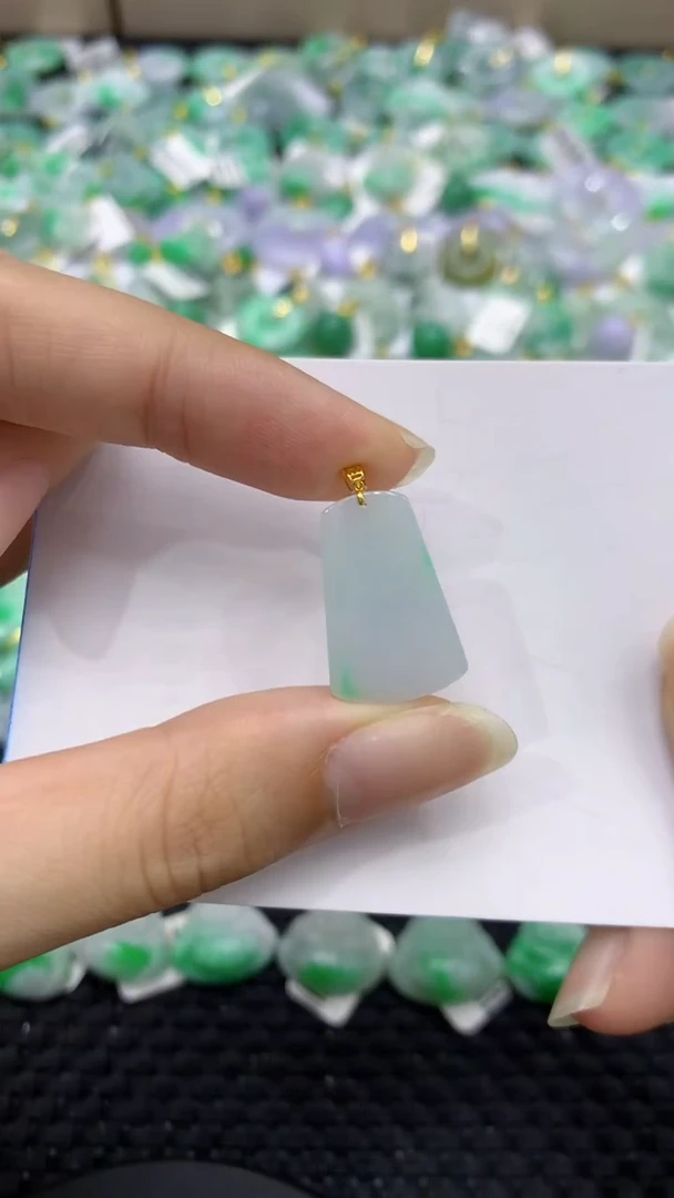 颈饰未镶嵌翡翠天然缅甸翡翠A货