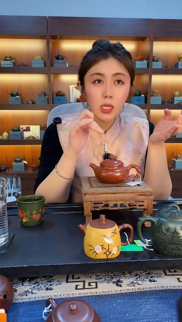 茶壶紫砂寿桃仿古 大红袍 赵春梅