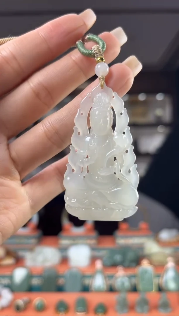 颈饰未镶嵌和田玉佩佩