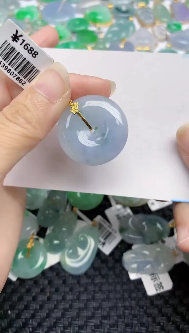 翡翠18K金镶嵌颈饰天然翡翠A货