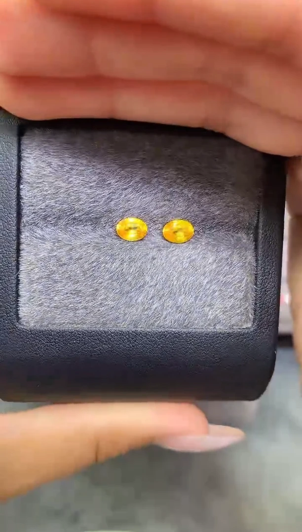 未镶嵌裸石定制蓝宝石椭圆  黄蓝宝石2/P 1.25ct