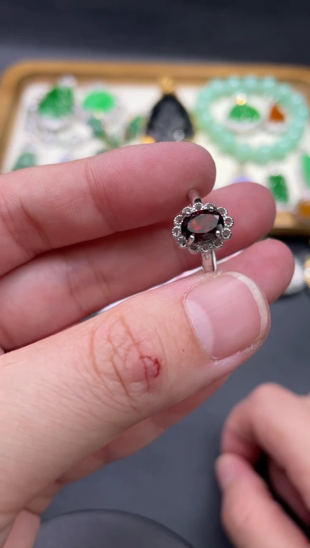 【闪购商品】石榴石戒指银S925镶嵌113........