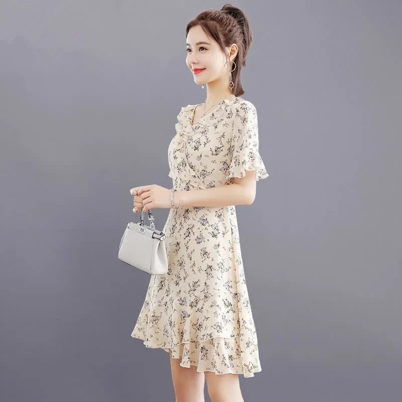 雪纺碎花连衣裙女夏季2025年新款修身显瘦气质小个子法式夏天裙子