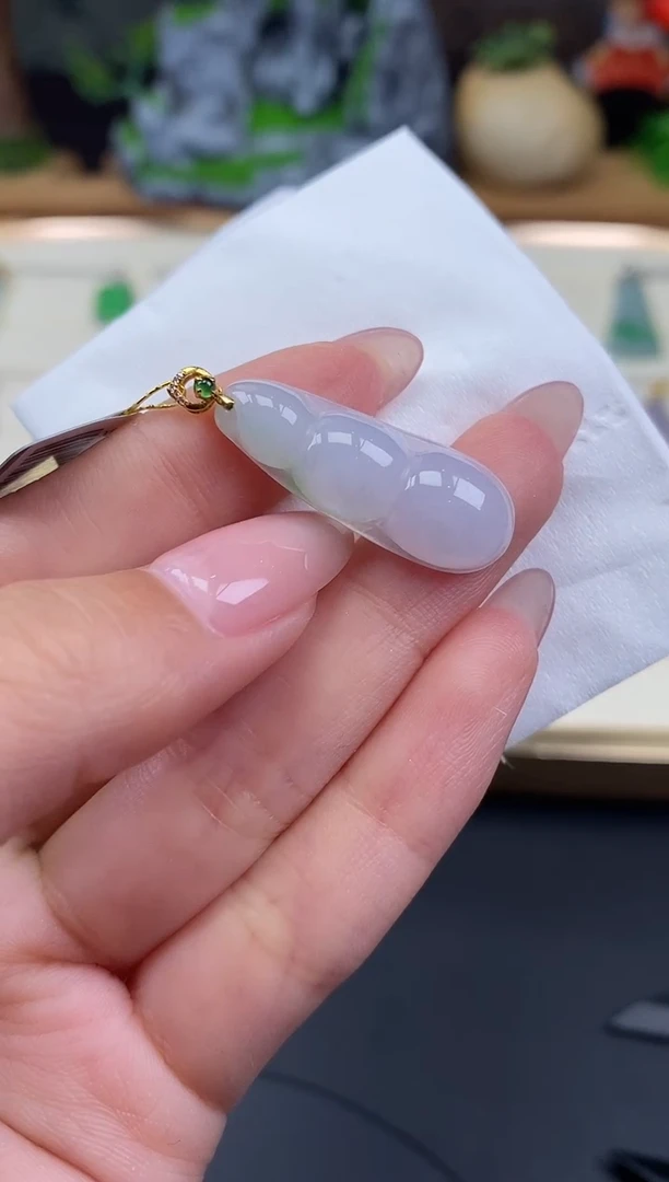 吊坠(不含链)18K金镶嵌翡翠豆子18K金扣镶嵌@@CMT