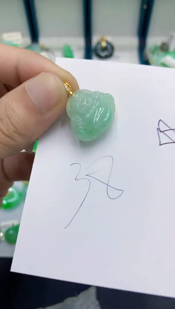 翡翠挂件未镶嵌翡翠
