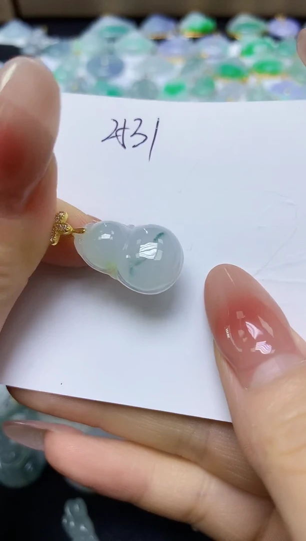 翡翠未镶嵌颈饰 天然缅甸翡翠A货