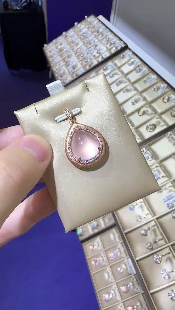 【闪购商品】芙蓉石颈饰银S925镶嵌13*15mm星光粉水晶