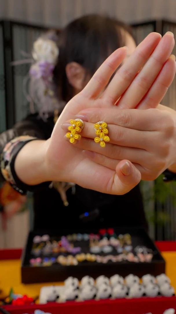 刺绣四****落非遗绒花手工饰品