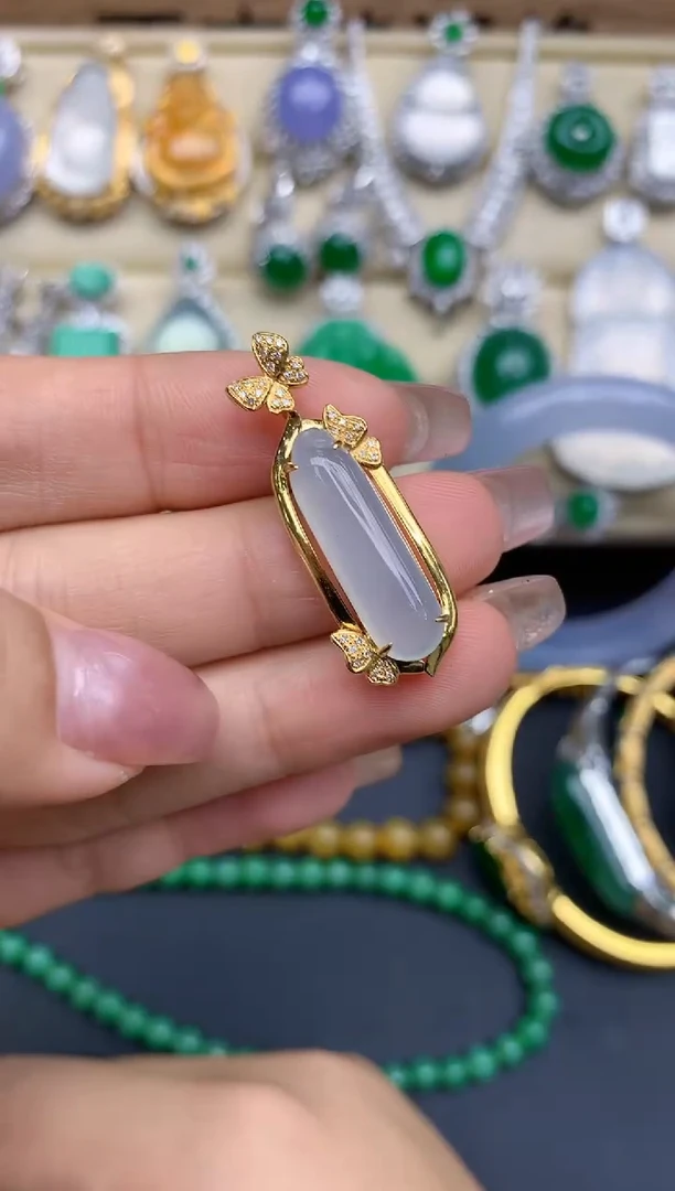 颈饰18K金镶嵌翡翠85-中国好珍宝