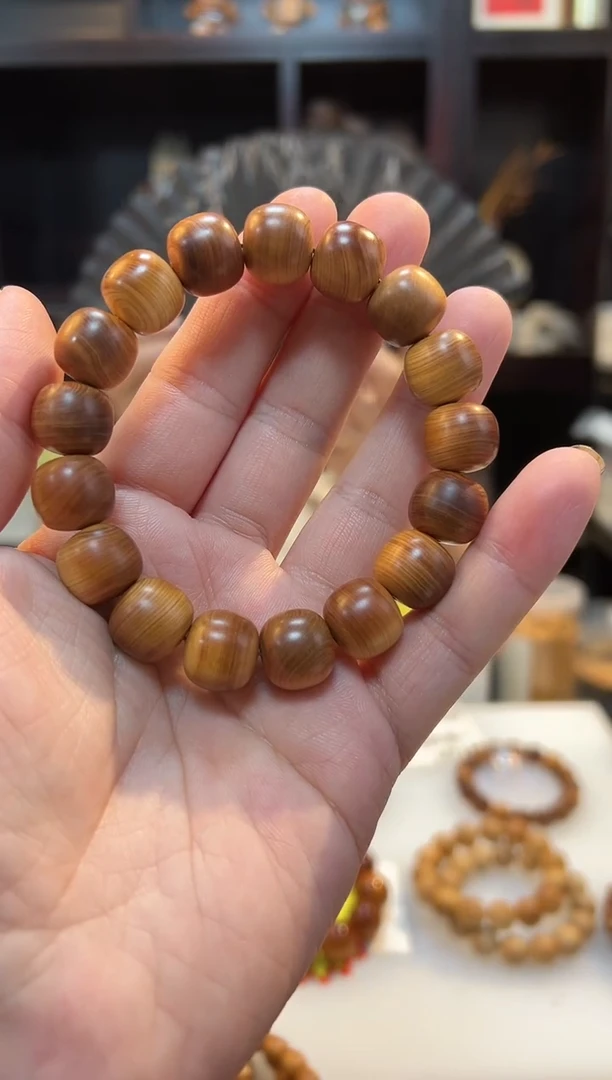 崖柏13*14黑油精品老型无礼盒