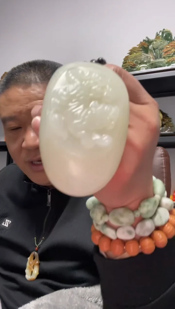 未镶嵌手把件石英质玉猛虎下山雕刻