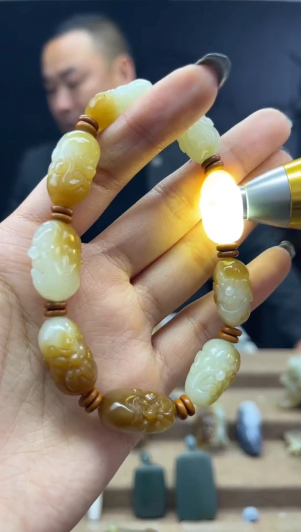 颈饰未镶嵌和田玉1