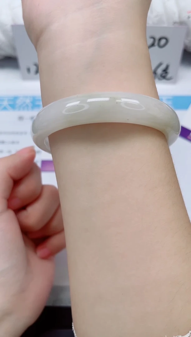 未镶嵌手镯石英质玉94-60/61