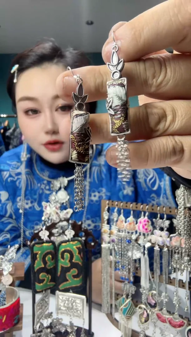 【闪购商品】刺绣纯手工苗绣非遗耳环