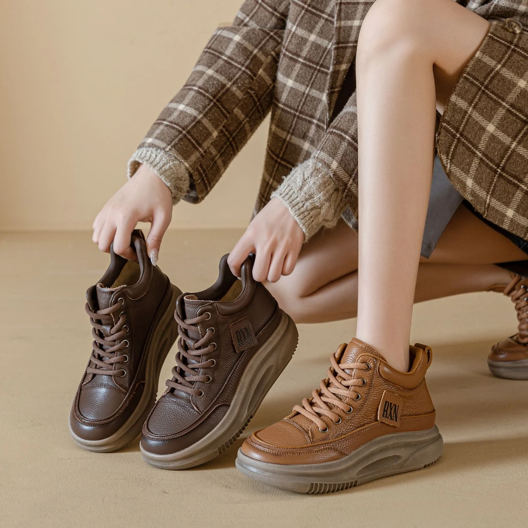 头层牛皮复古高帮鞋女士百搭运动休闲鞋时尚软底防滑季冬短靴