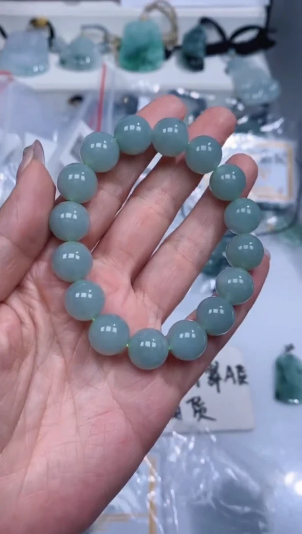 颈饰未镶嵌翡翠手串