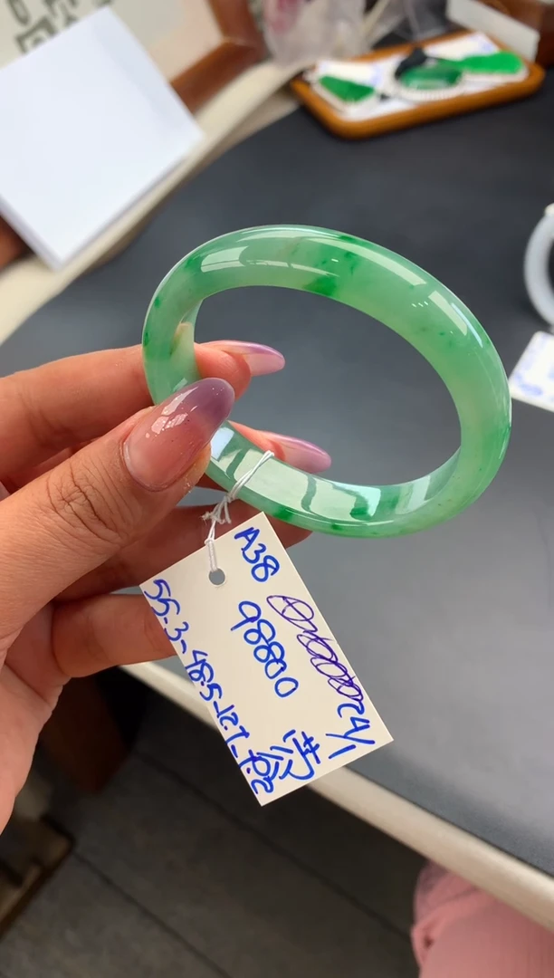 【闪购商品】翡翠手镯未镶嵌手镯