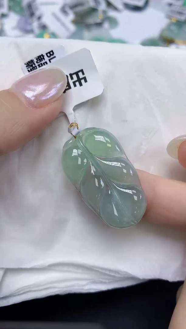 翡翠18K金镶嵌颈饰天然缅甸翡翠A货