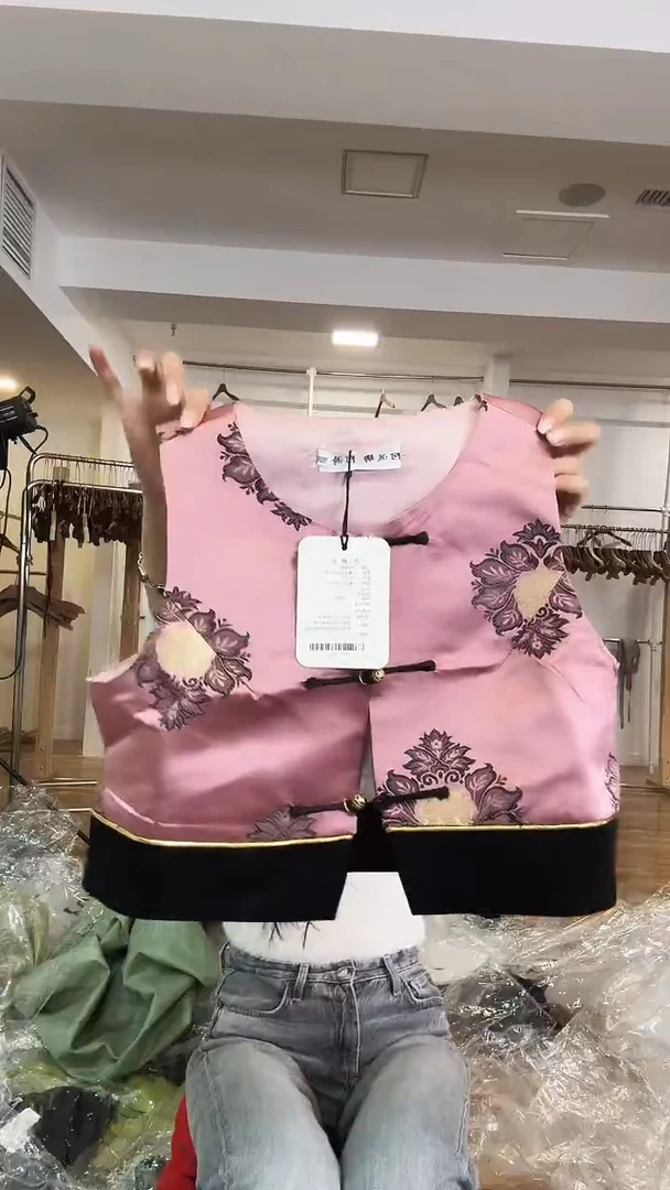 马甲       L码        110-120斤