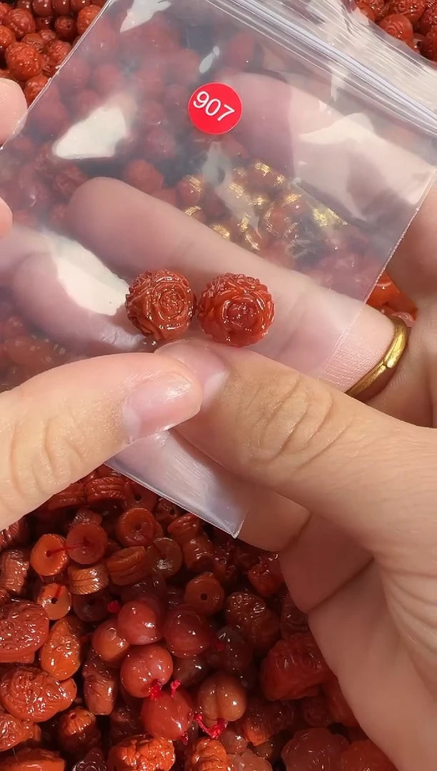 颈饰未镶嵌南红玛瑙1