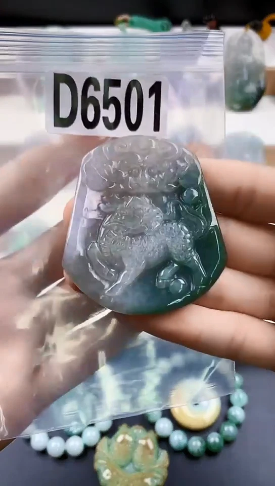 颈饰未镶嵌翡翠天然翡翠吊坠挂件