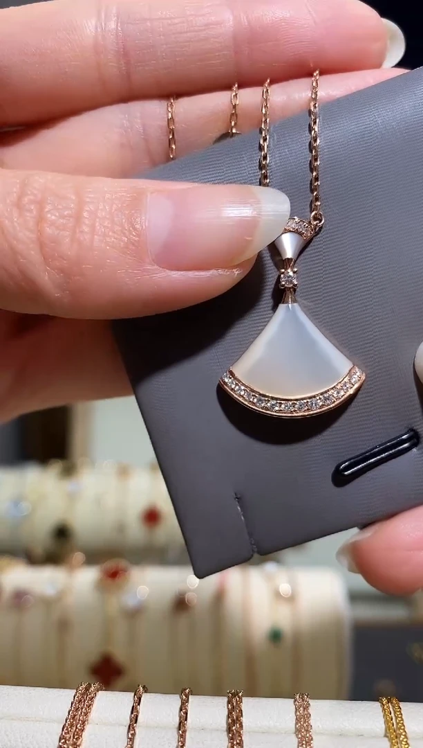 【闪购商品】钻石项链18K金镶嵌项链