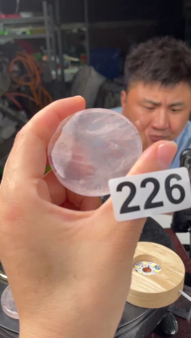 未镶嵌水晶大型摆件（非配饰）牌子