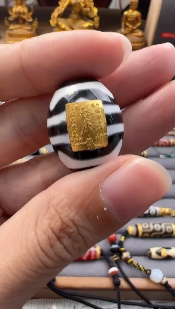 【闪购商品】玛瑙吊坠18K金镶嵌吊坠