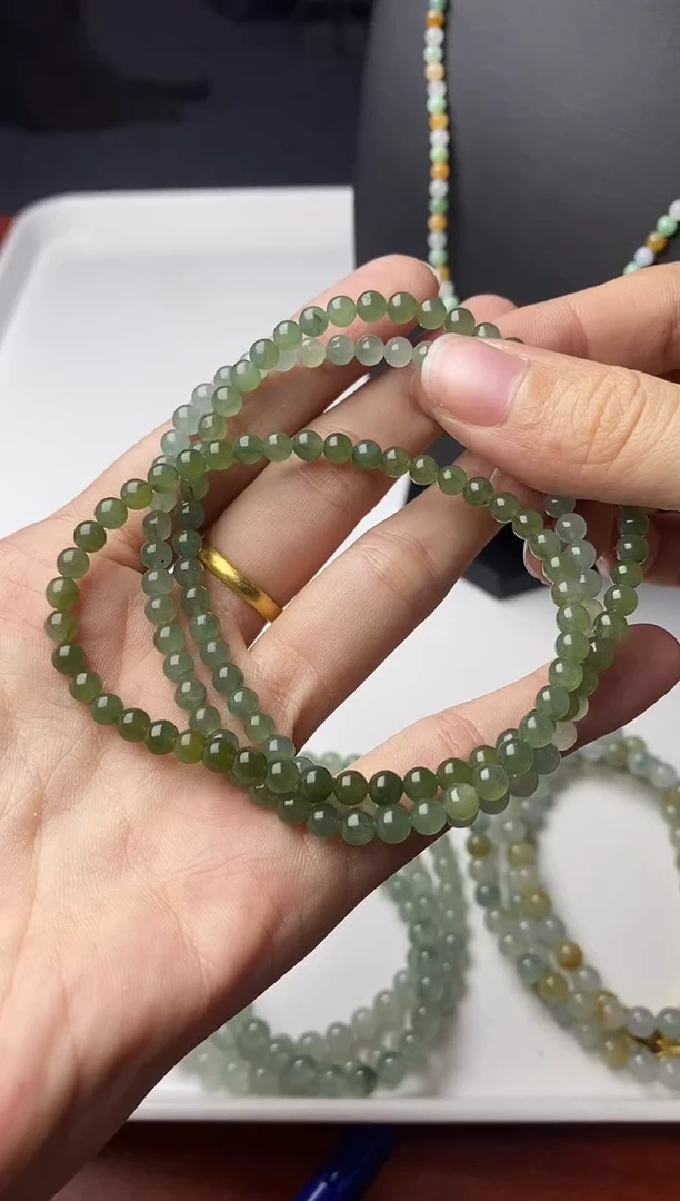 未镶嵌定制翡翠特色黄绿色长串卡4.4