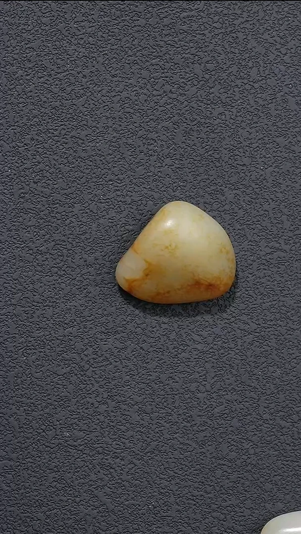 吊坠(不含链)未镶嵌和田玉21.6克和田玉原石