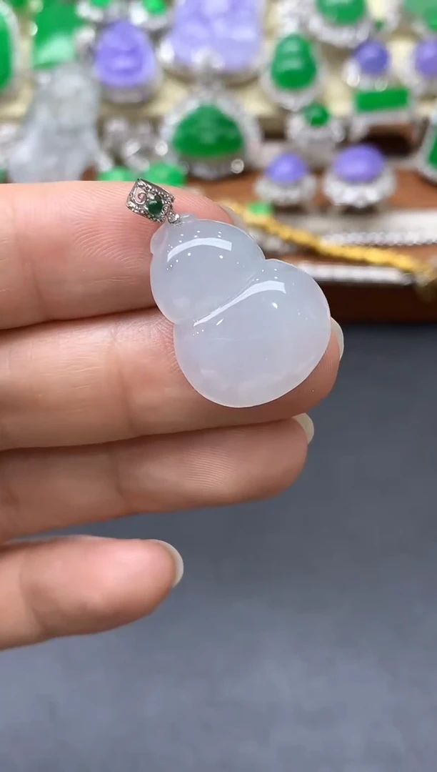 颈饰18K金镶嵌翡翠70-中国好珍宝