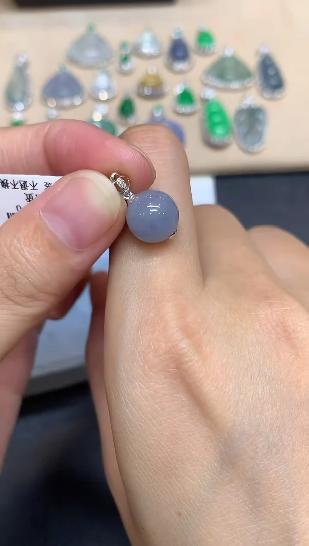 颈饰18K金镶嵌翡翠珠子【无服务费【48小时鉴赏期】
