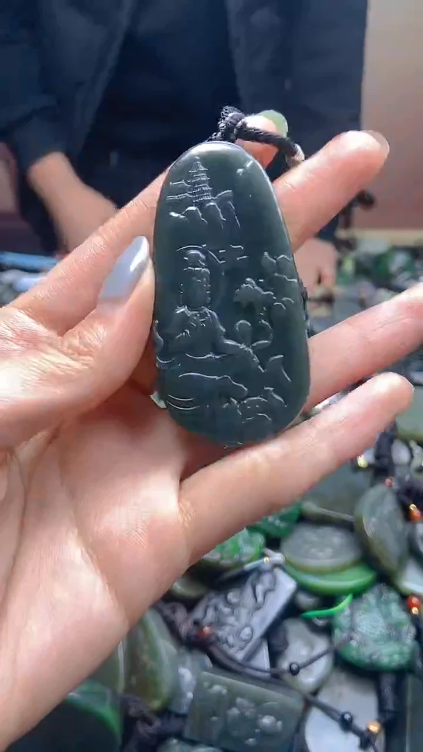 颈饰未镶嵌和田玉1