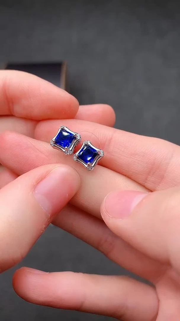 【闪购商品】蓝宝石耳饰银S925镶嵌....